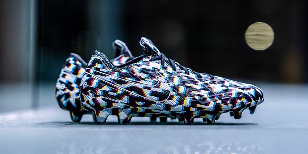 'Dazzle Camo' Tiempo Legend 8, Sepatu Bola Bikin Pusing Mata